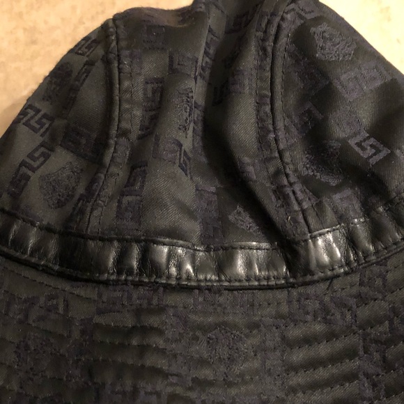 đź–¤VERSACE đź–¤ - Picture 14 of 16